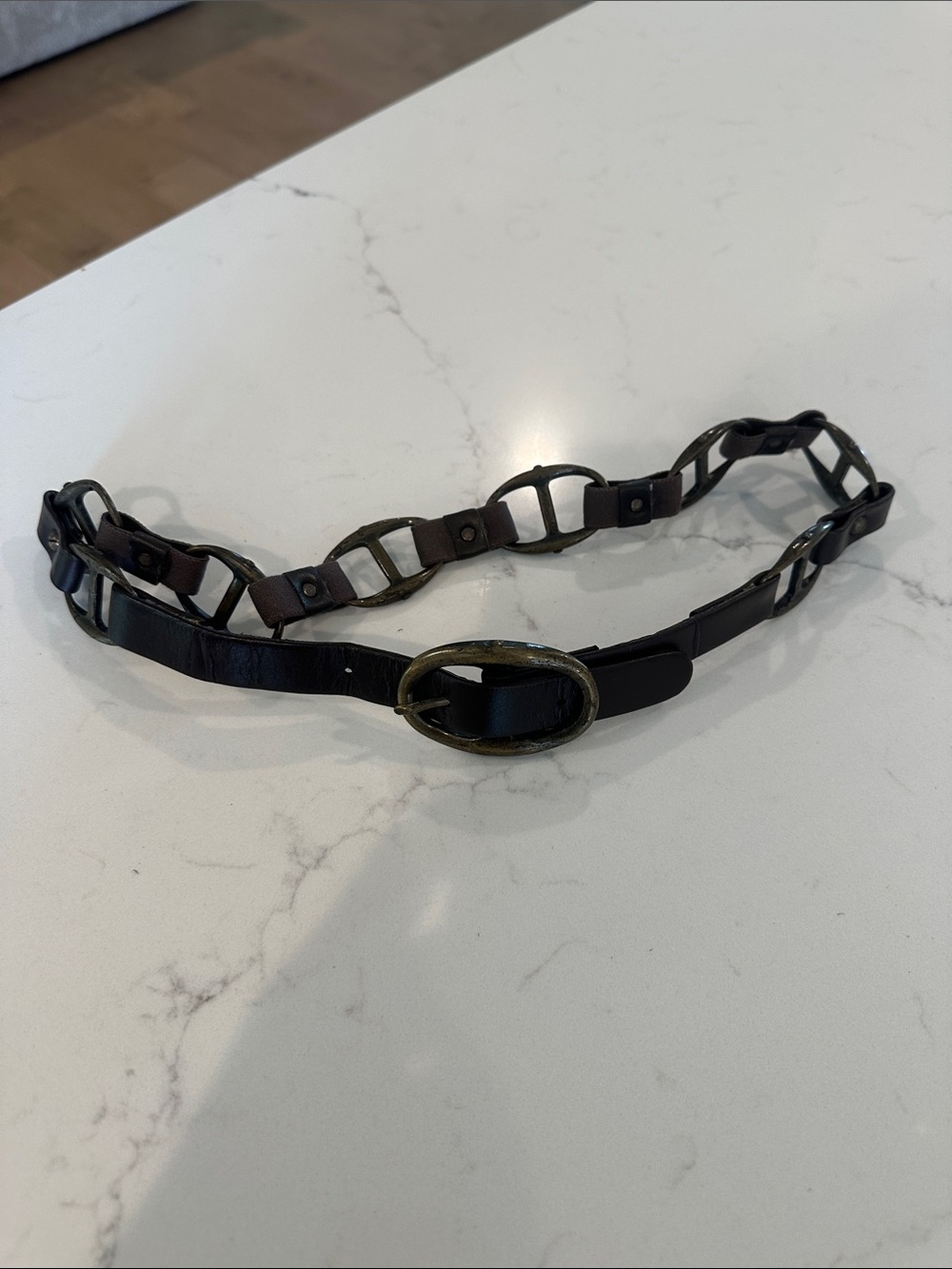 Suzi Roher Belt